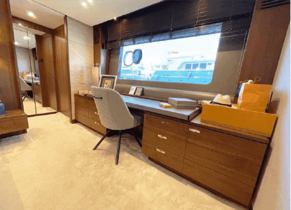 Princess Yachts Princess 82 (2014) - View 9