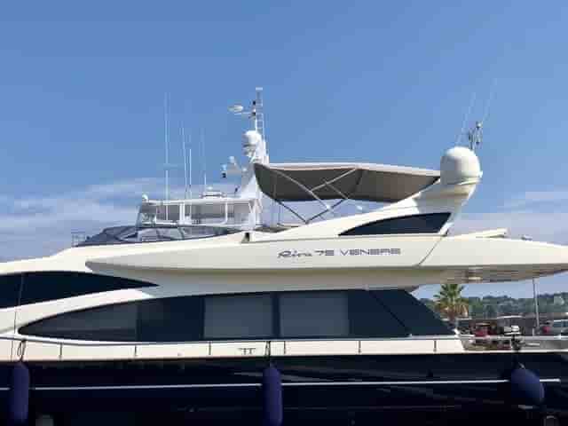 Riva Yachts Riva Venere 75 (2008) - View 3