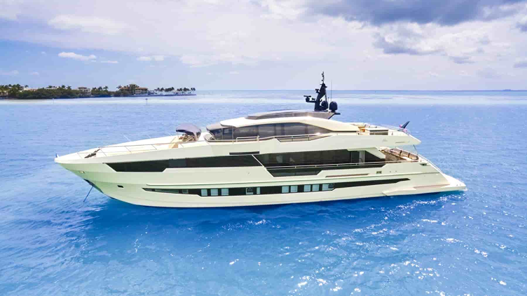 Astondoa 110 Century - View 1