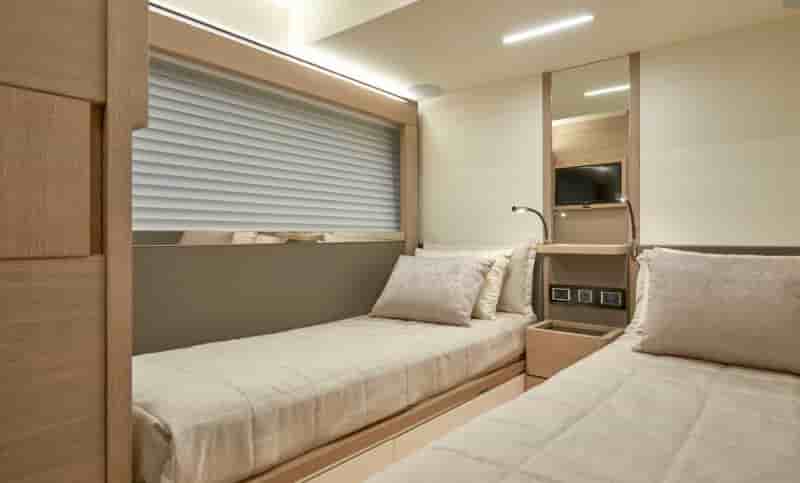 Astondoa 66 Flybridge - View 15