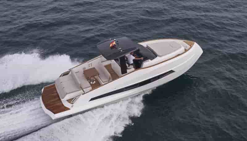 Astondoa 377 Coupe - View 1