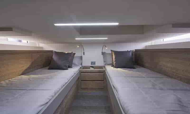 Astondoa 377 Coupe - View 13