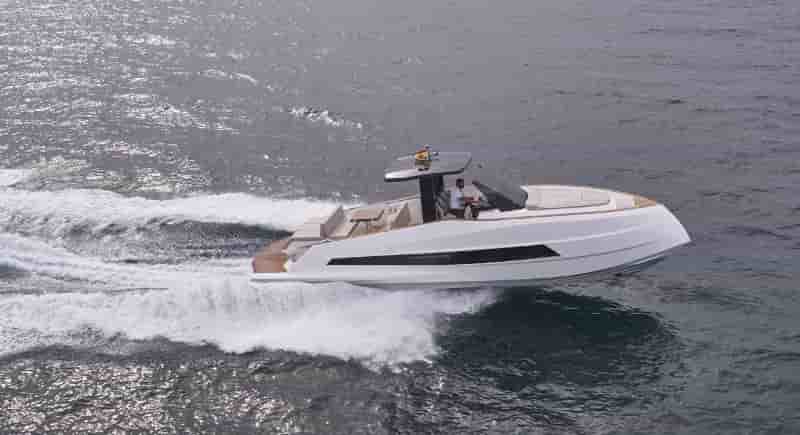 Astondoa 377 Coupe - View 14