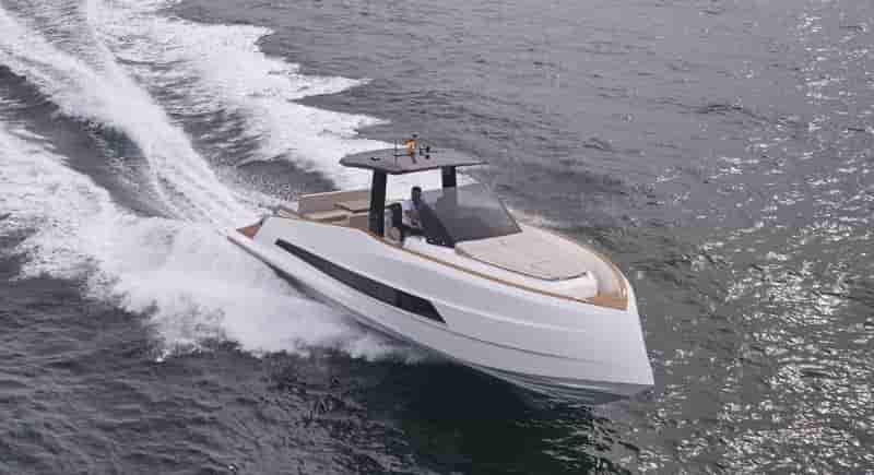 Astondoa 377 Coupe - View 4