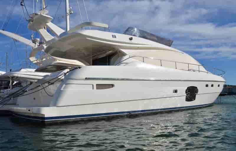 Ferretti 592 - View 10