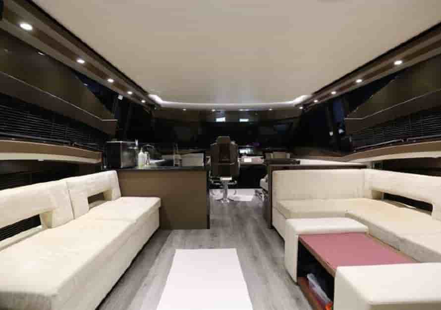 Marquis 630 Sport Yacht - View 13