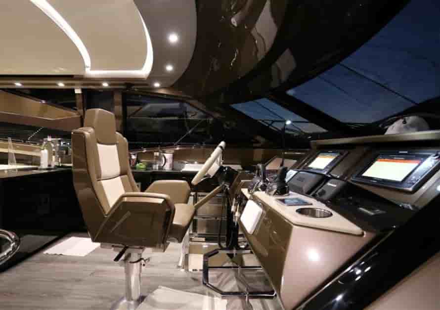 Marquis 630 Sport Yacht - View 16