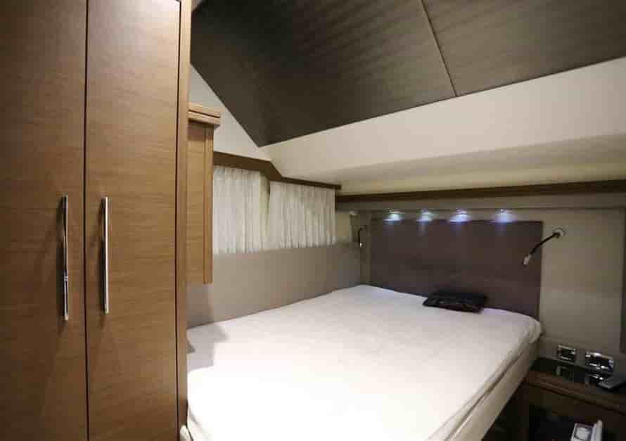 Marquis 630 Sport Yacht - View 20