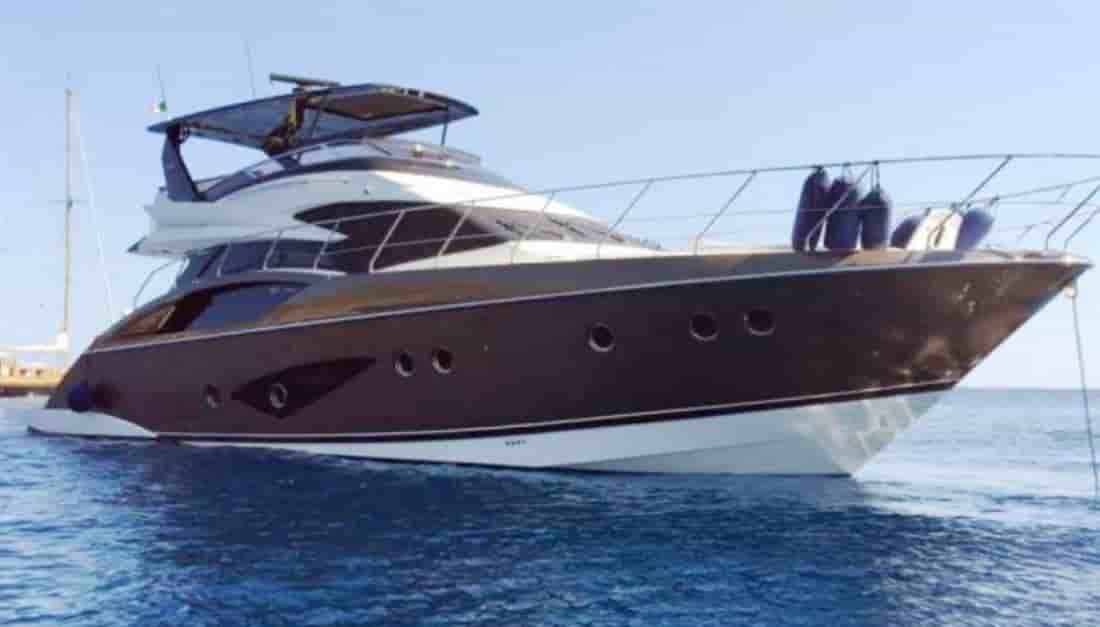 Marquis 630 Sport Yacht - View 3