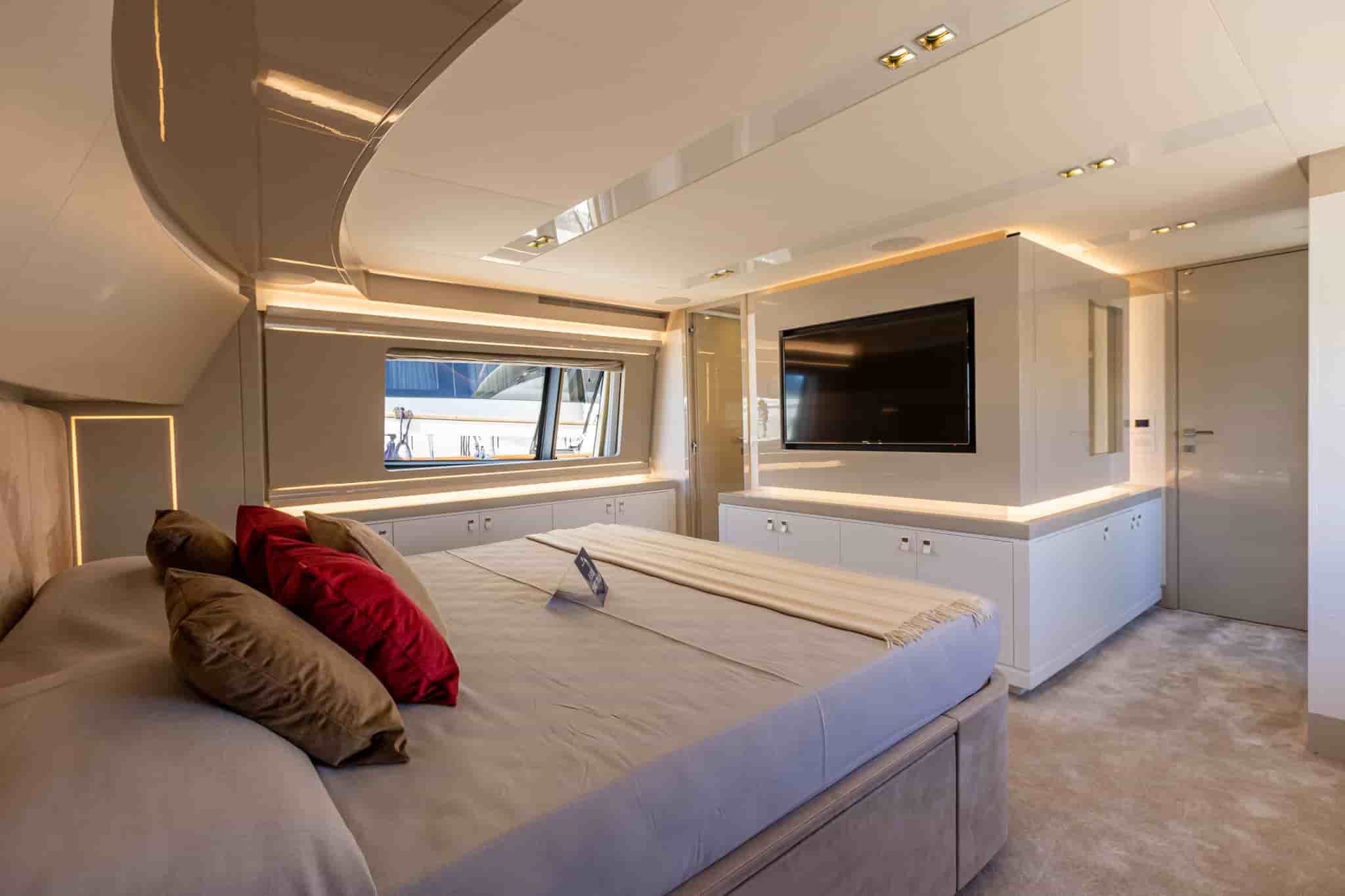 Ferretti Custom Line Navetta 28 - View 19