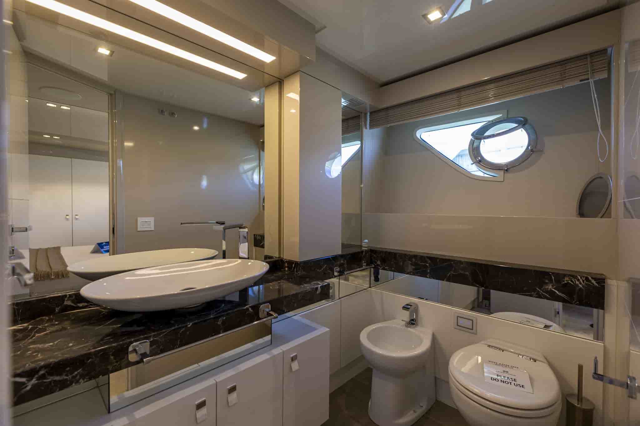 Ferretti Custom Line Navetta 28 - View 27