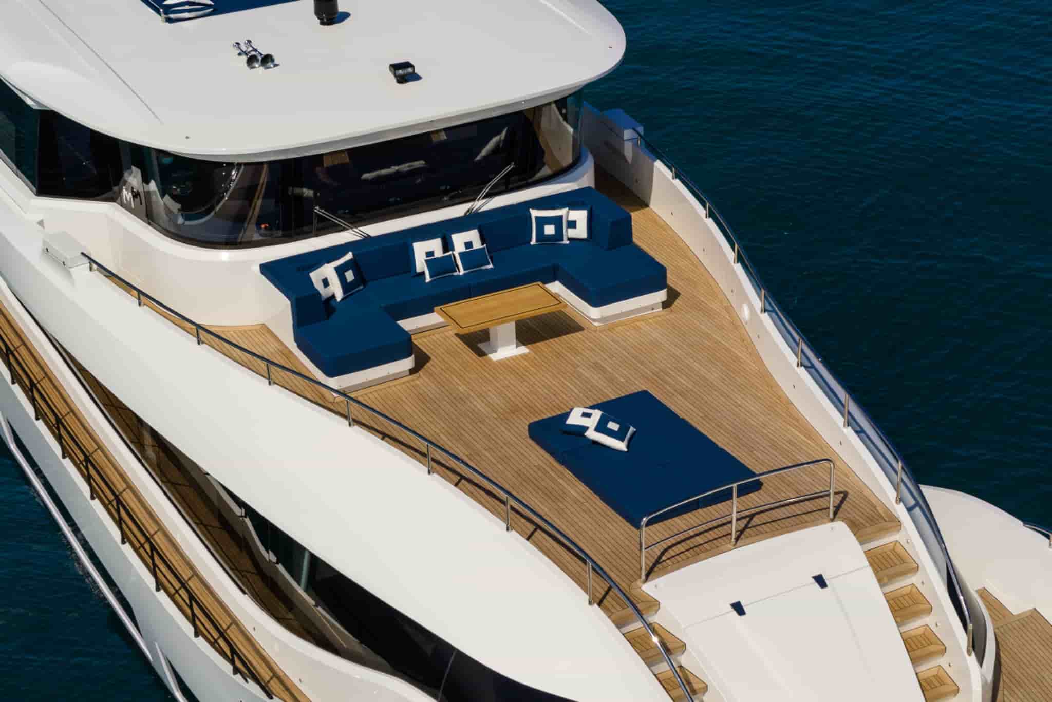 Maiora 30 Convertible - View 11