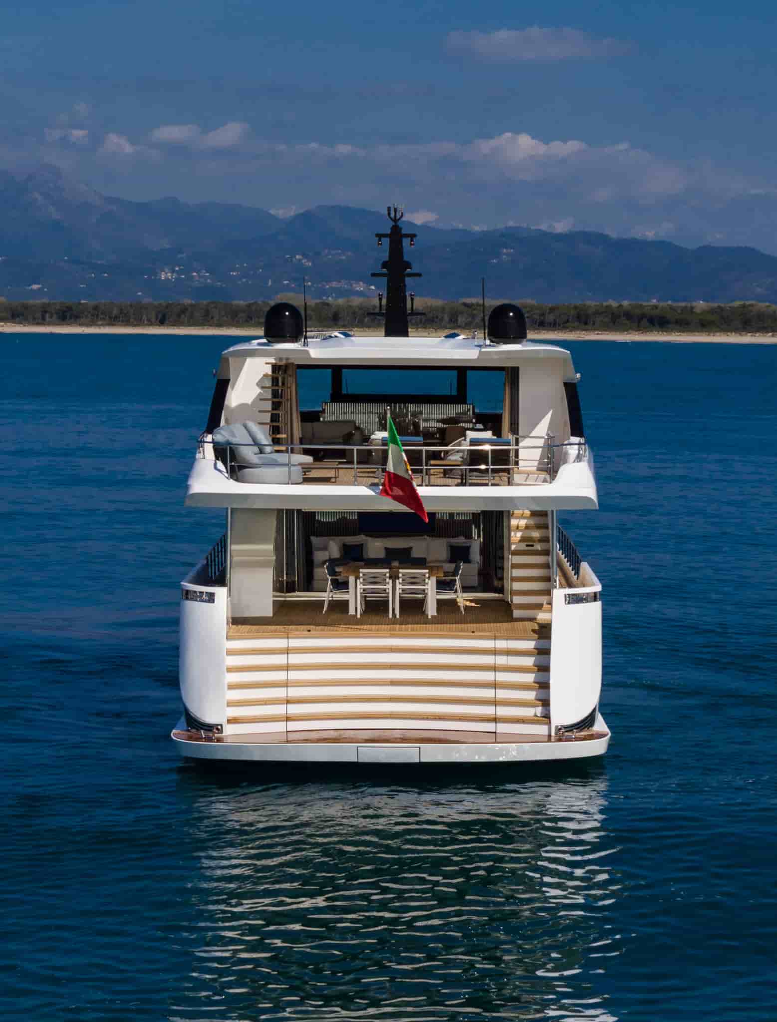 Maiora 30 Convertible - View 15