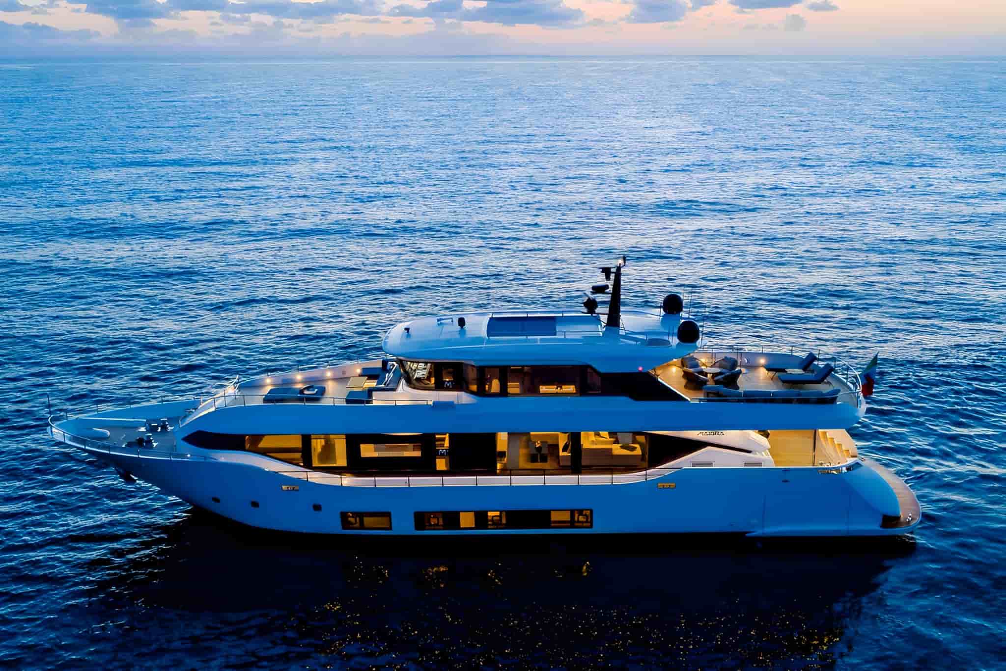 Maiora 30 Convertible - View 4