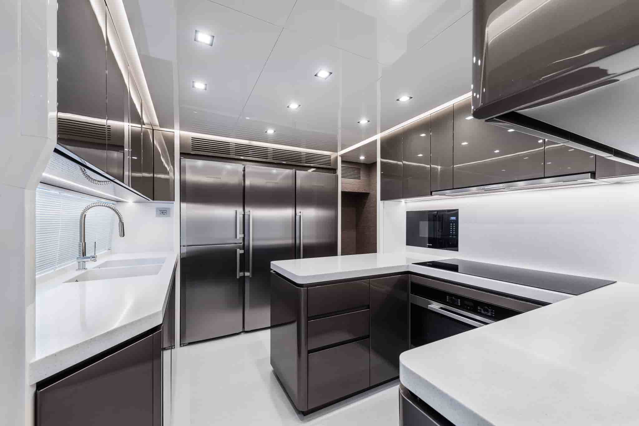 Maiora 30 Convertible - View 41