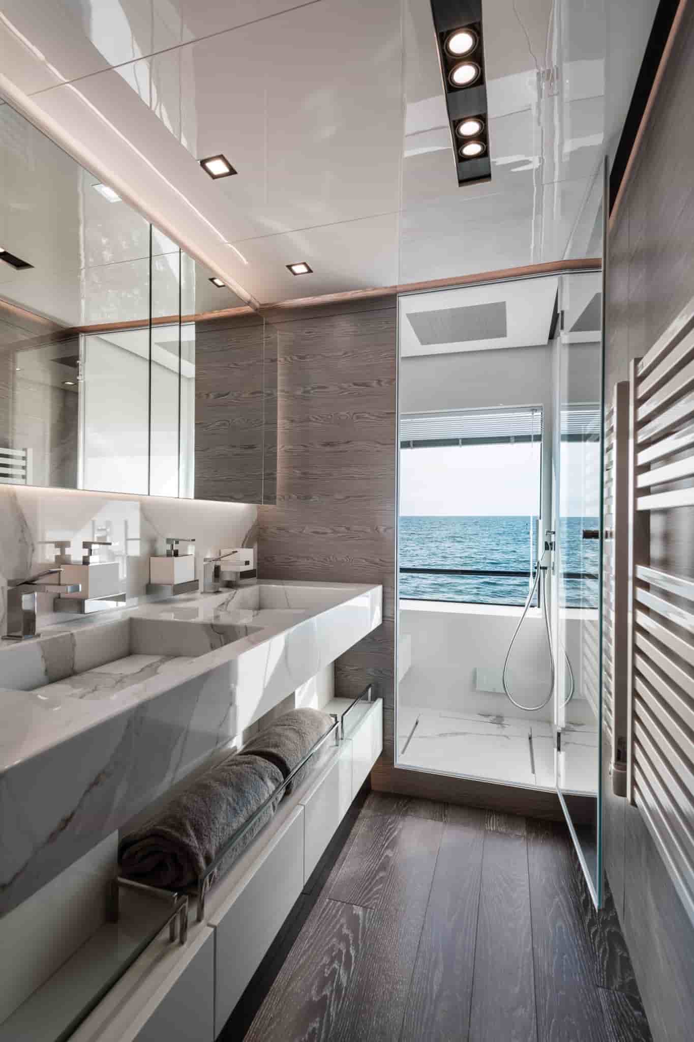 Maiora 30 Convertible - View 46