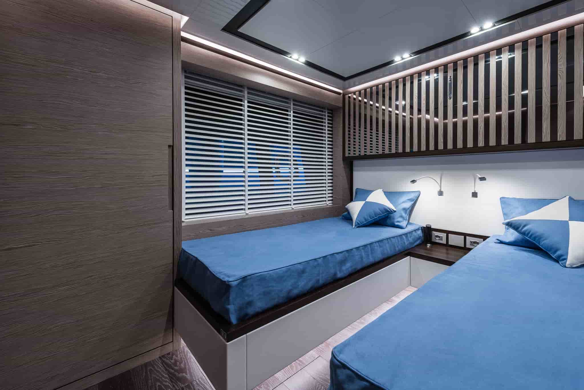 Maiora 30 Convertible - View 54