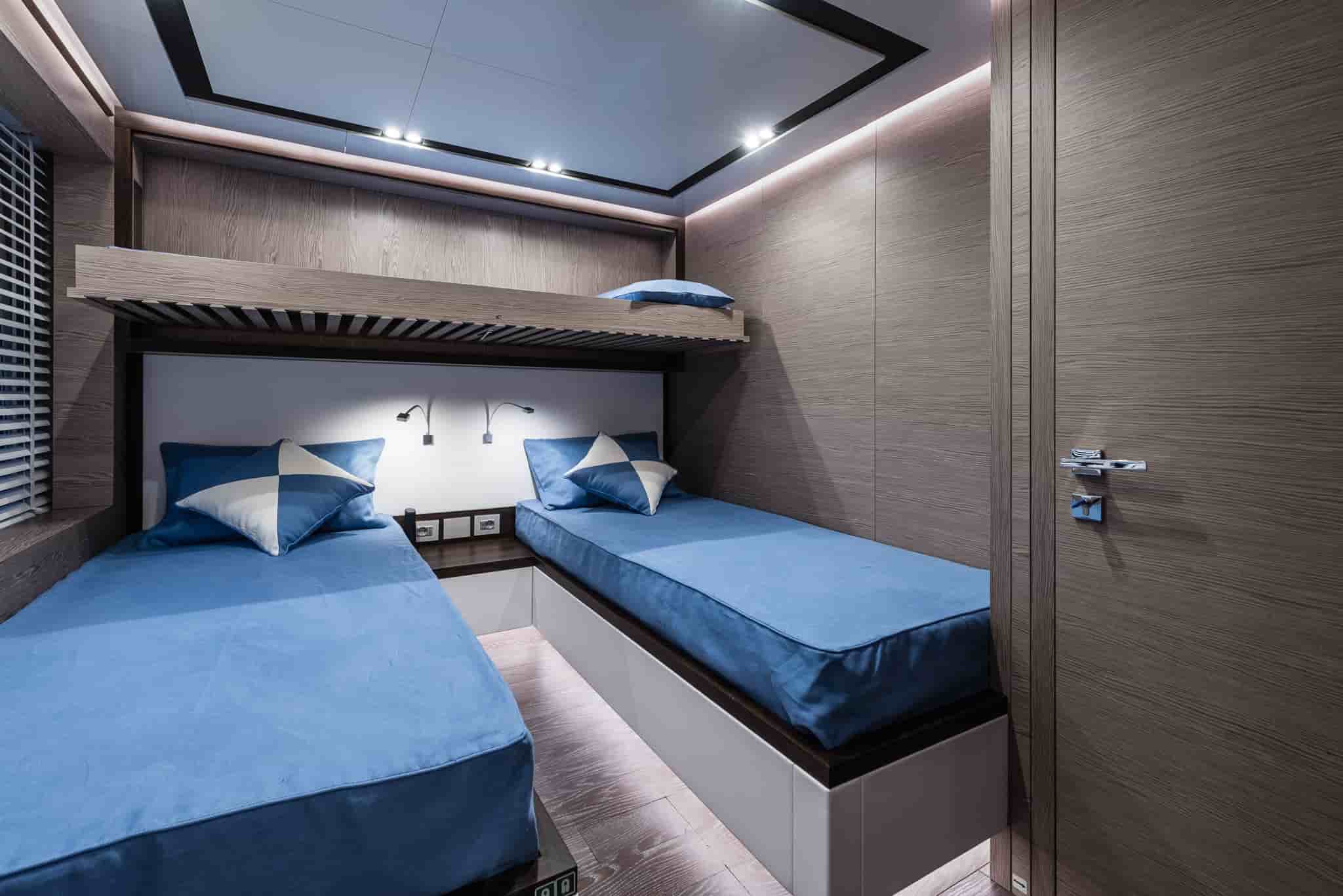 Maiora 30 Convertible - View 55