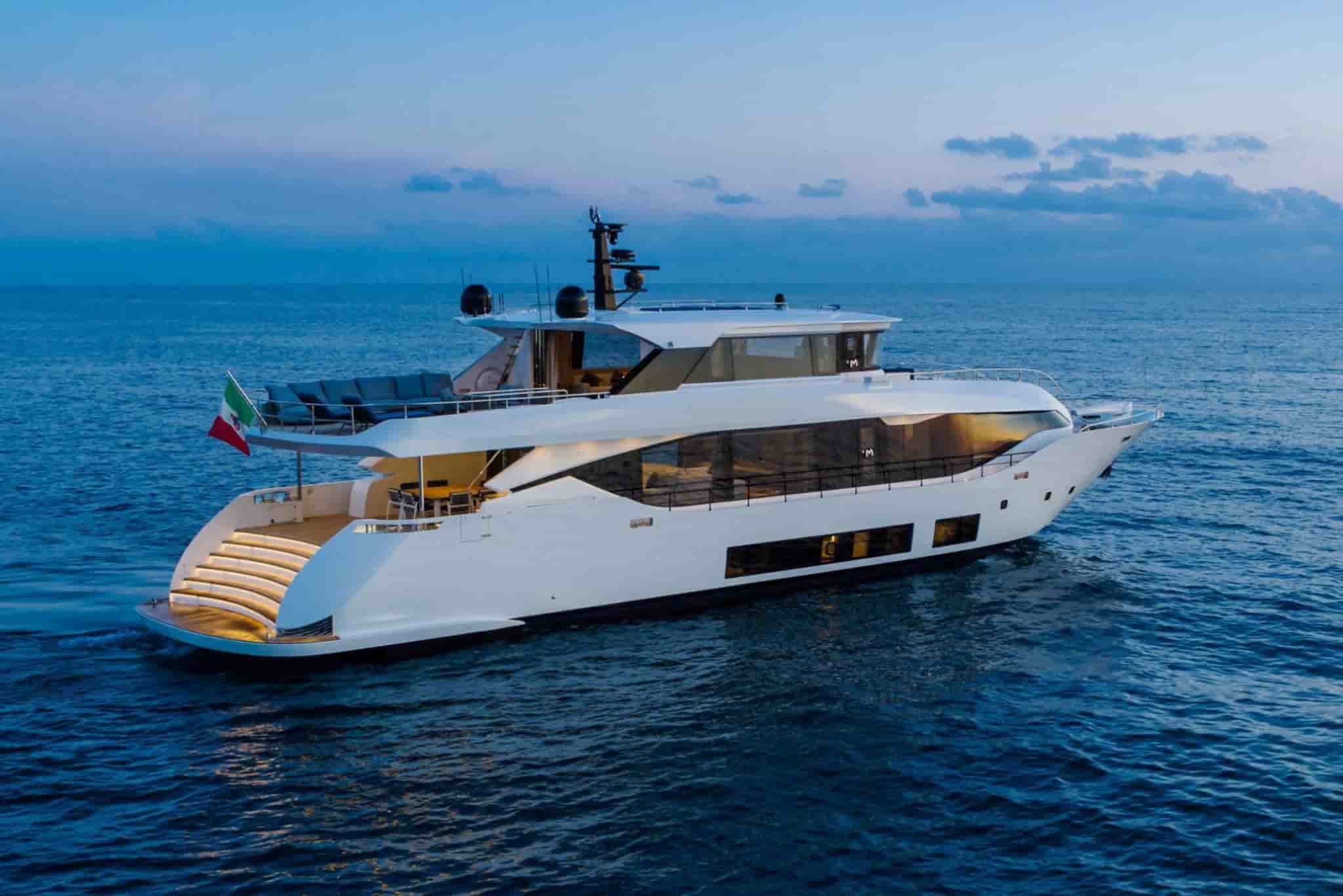 Maiora 30 Convertible - View 7