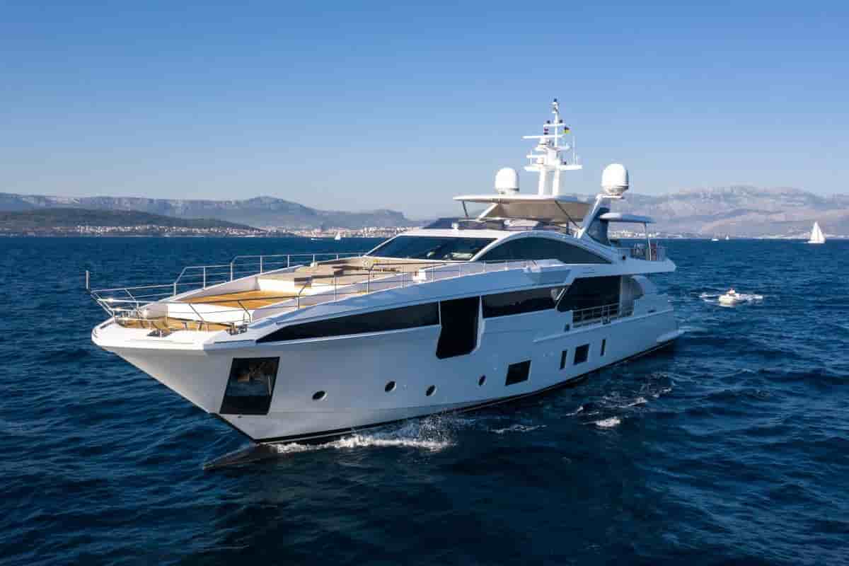 Azimut Grande 35 Metri - View 10
