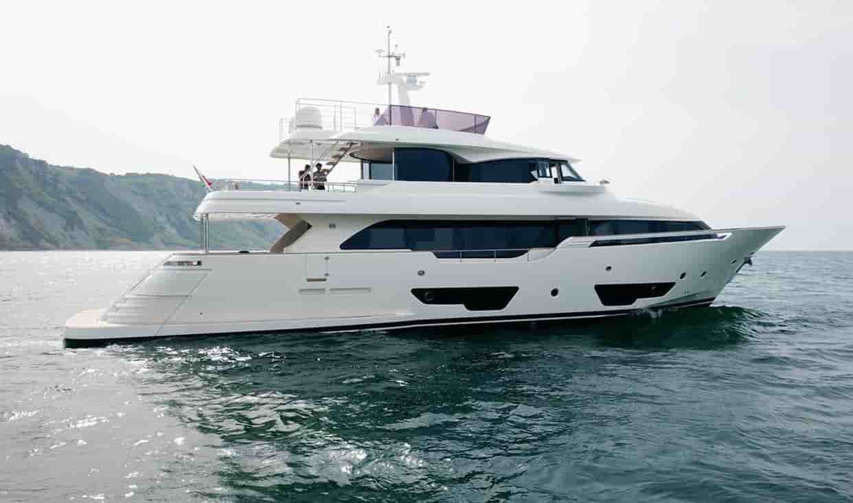 Custom Line Navetta 28 - View 1