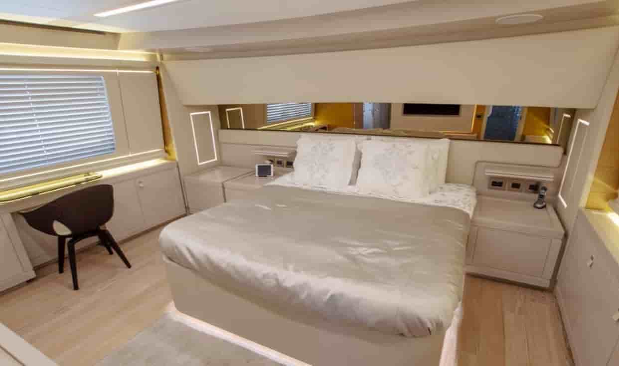Custom Line Navetta 28 - View 10