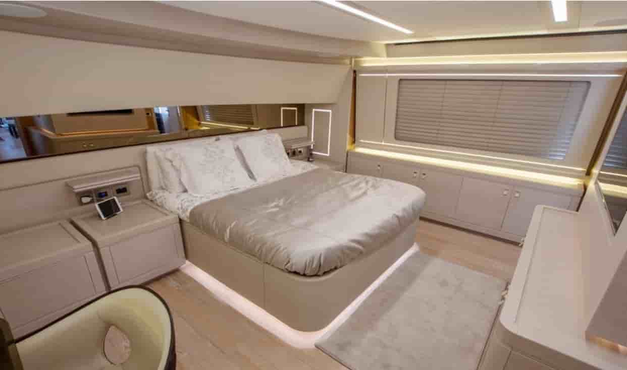 Custom Line Navetta 28 - View 11