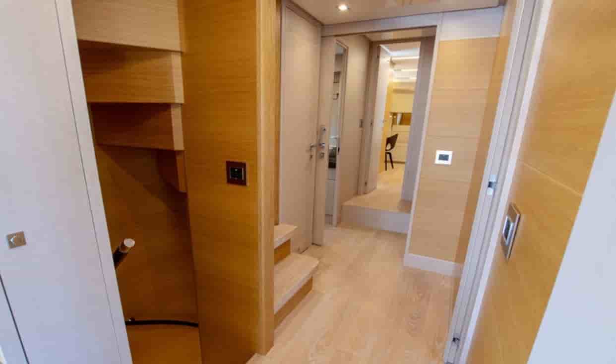 Custom Line Navetta 28 - View 13