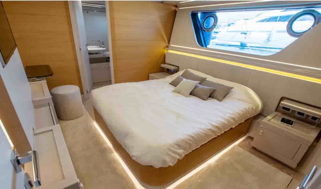 Custom Line Navetta 28 - View 5