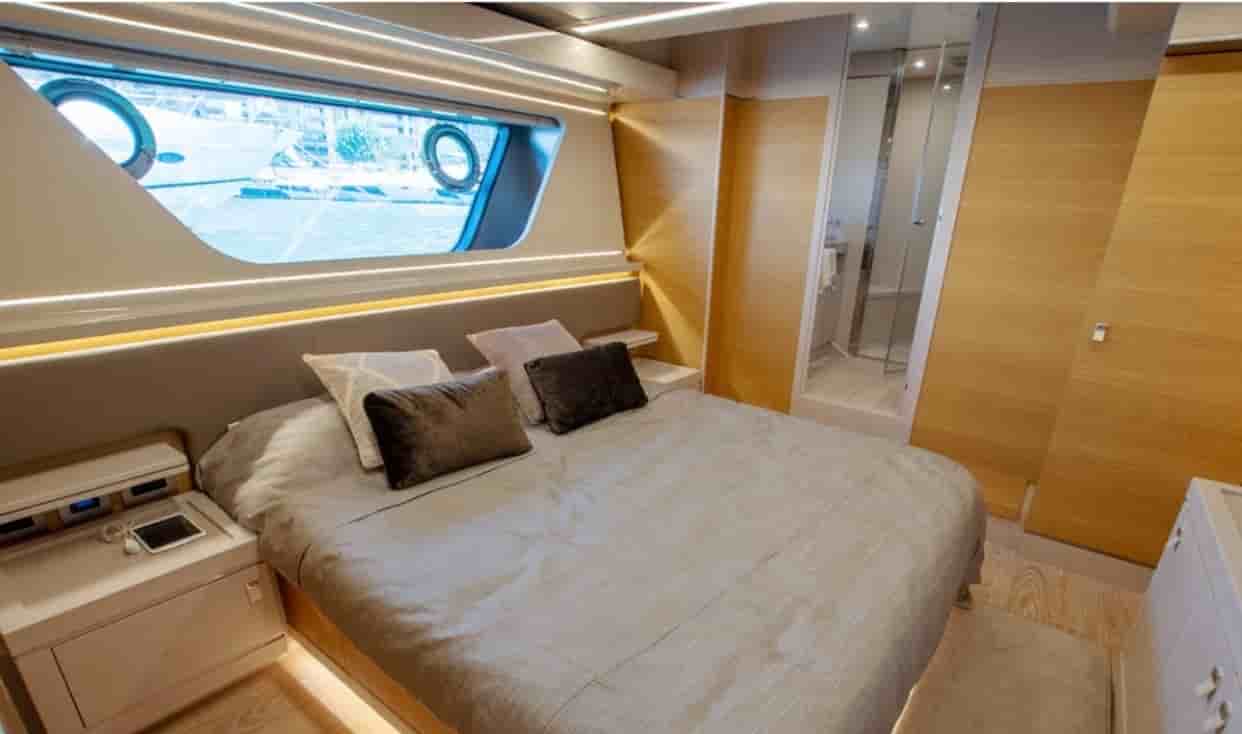 Custom Line Navetta 28 - View 6