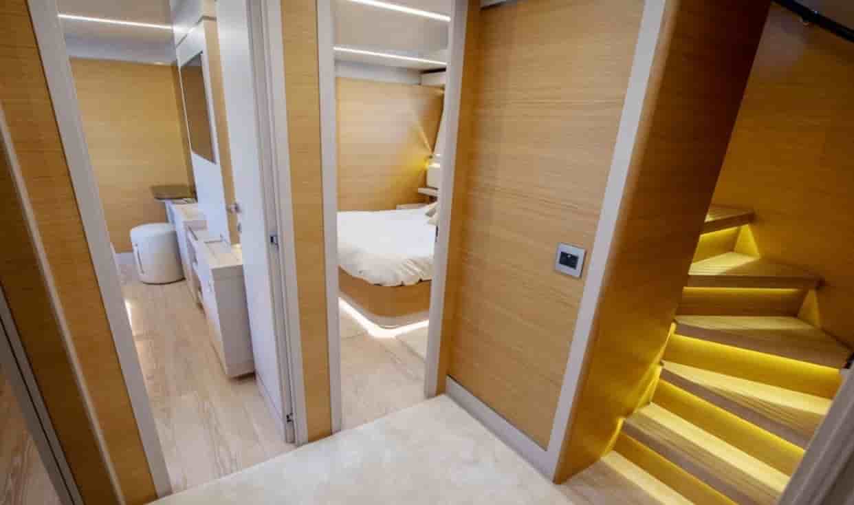 Custom Line Navetta 28 - View 7