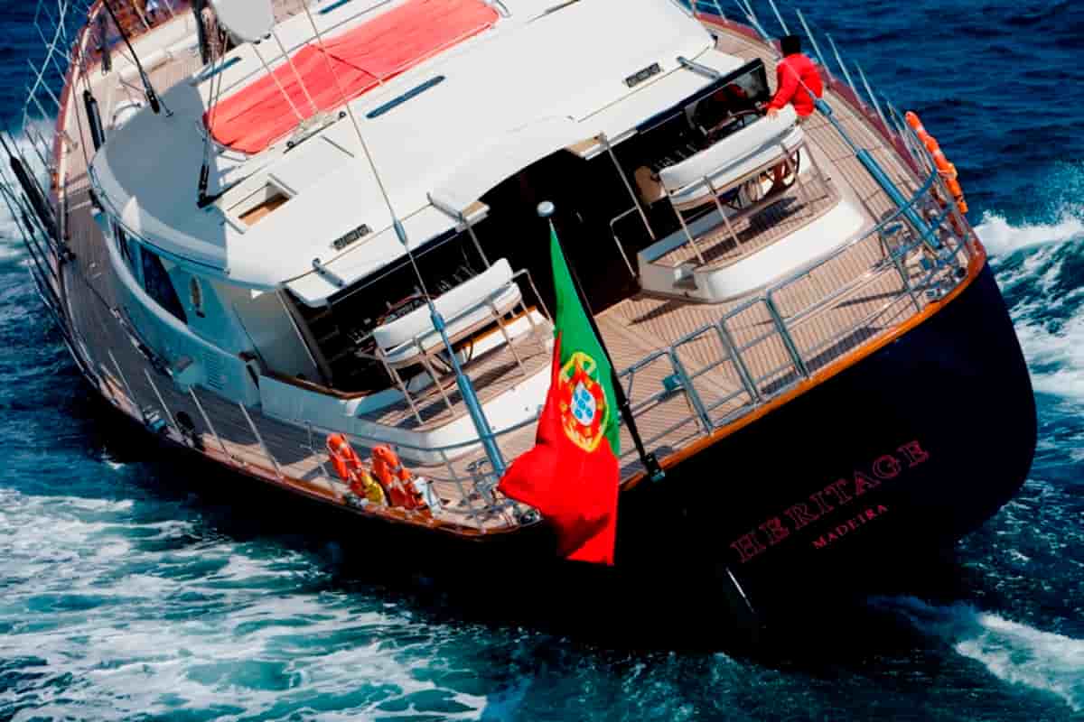 Perini Navi 45M Sloop - View 12