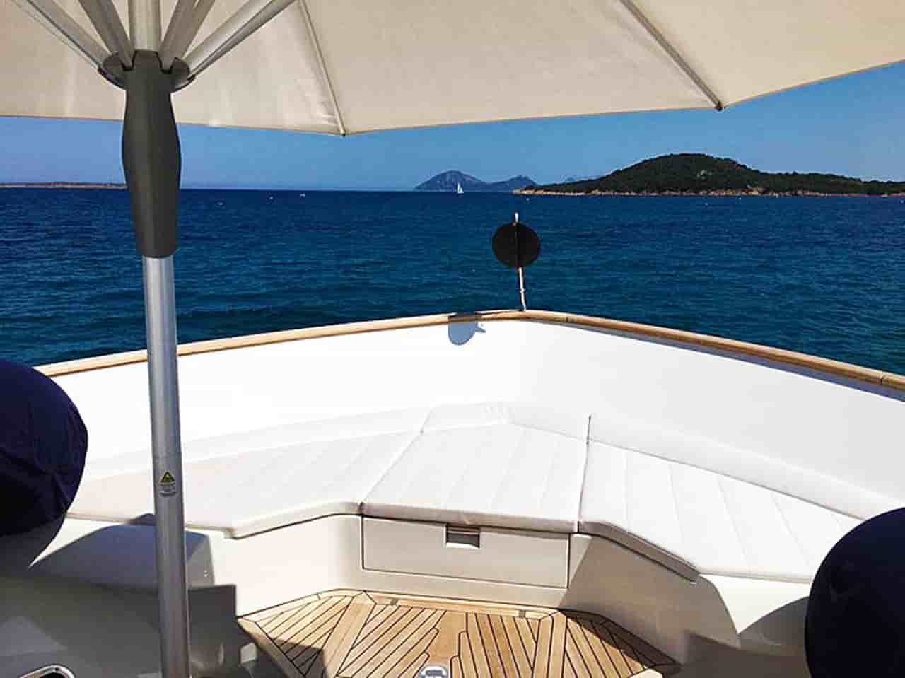 Custom Line Navetta 28 - View 11