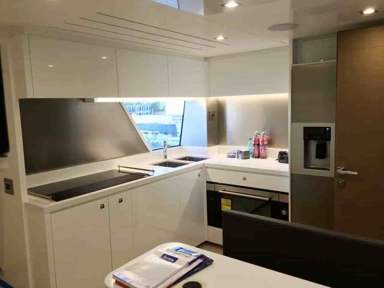 Custom Line Navetta 28 - View 30