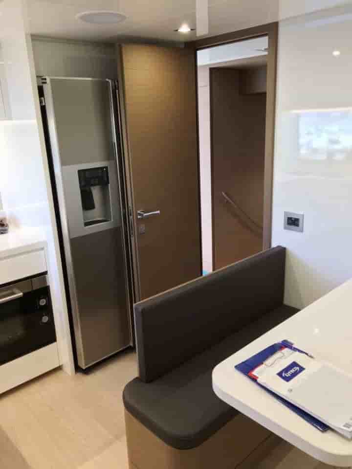 Custom Line Navetta 28 - View 31