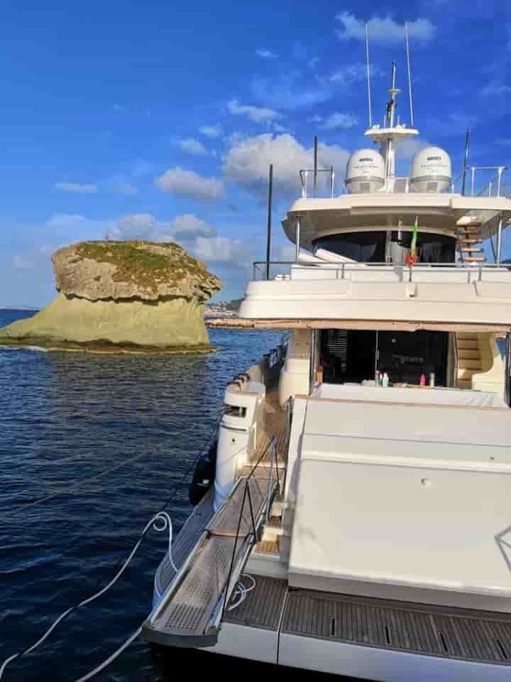 Custom Line Navetta 28 - View 5