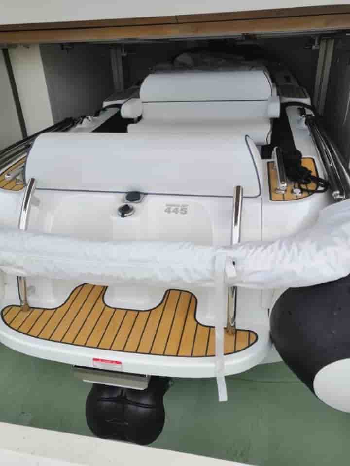 Custom Line Navetta 28 - View 7