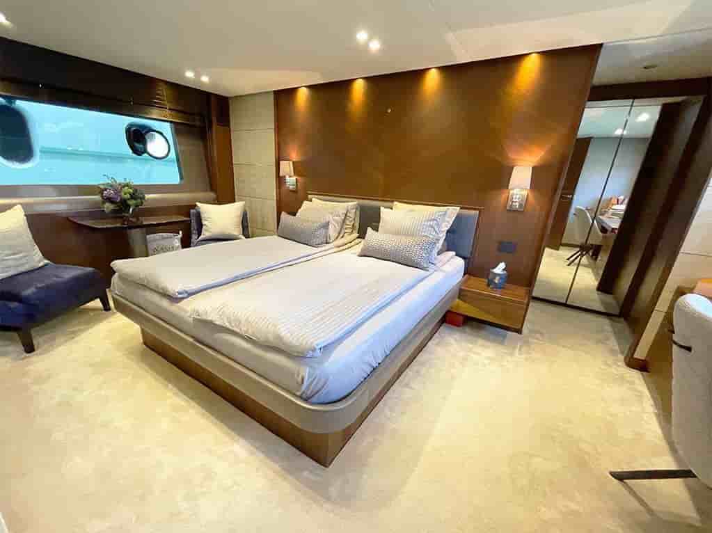 Princess 82 Motor Yacht - View 14