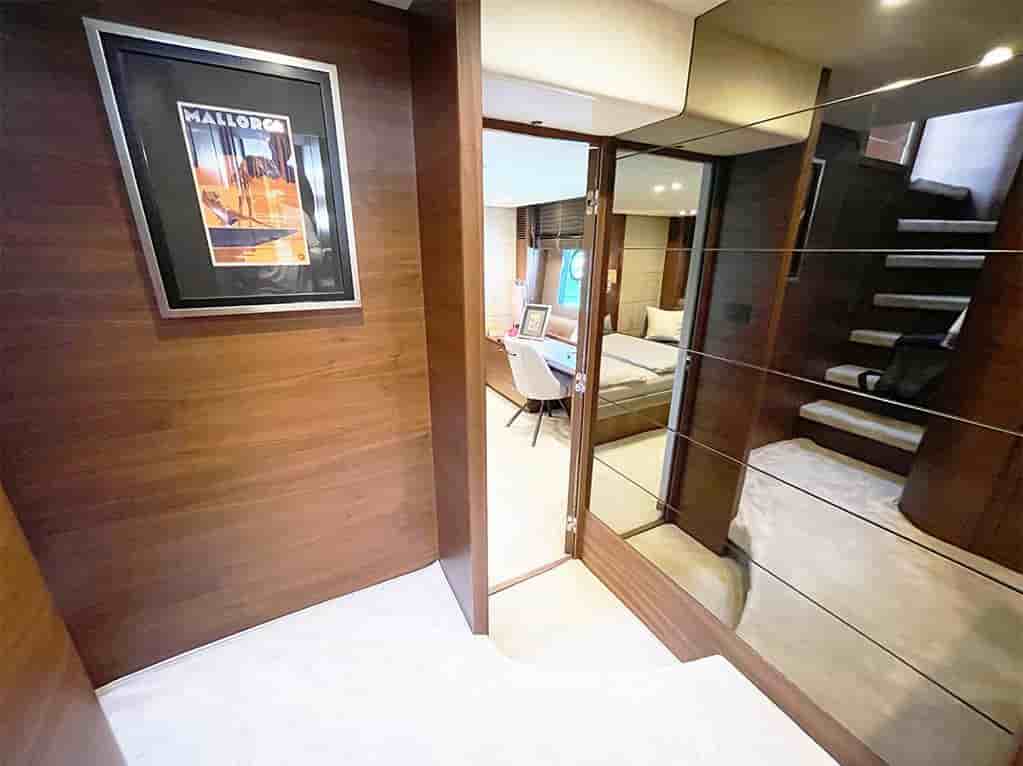 Princess 82 Motor Yacht - View 15