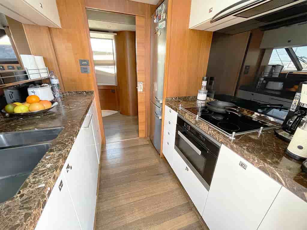 Princess 82 Motor Yacht - View 19