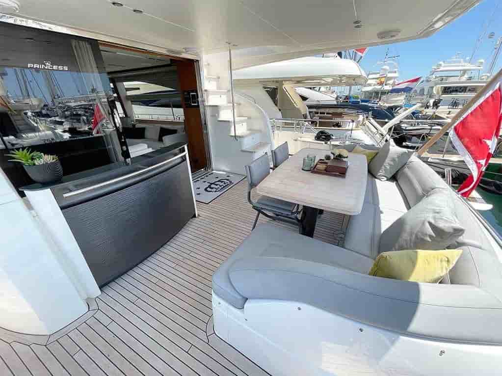 Princess 82 Motor Yacht - View 33