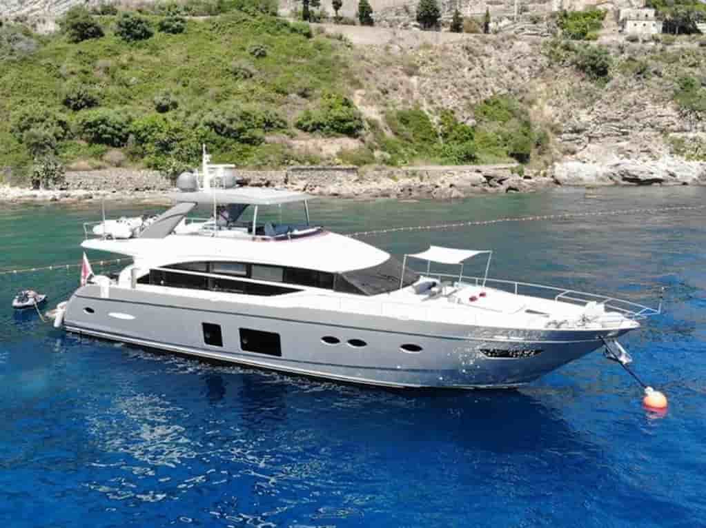 Princess 82 Motor Yacht - View 36