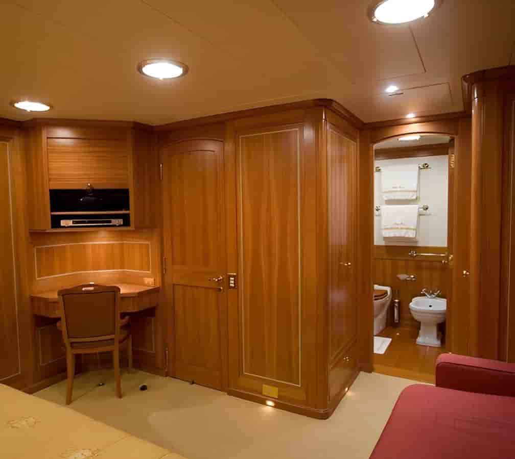 Perini Navi 40M - View 39