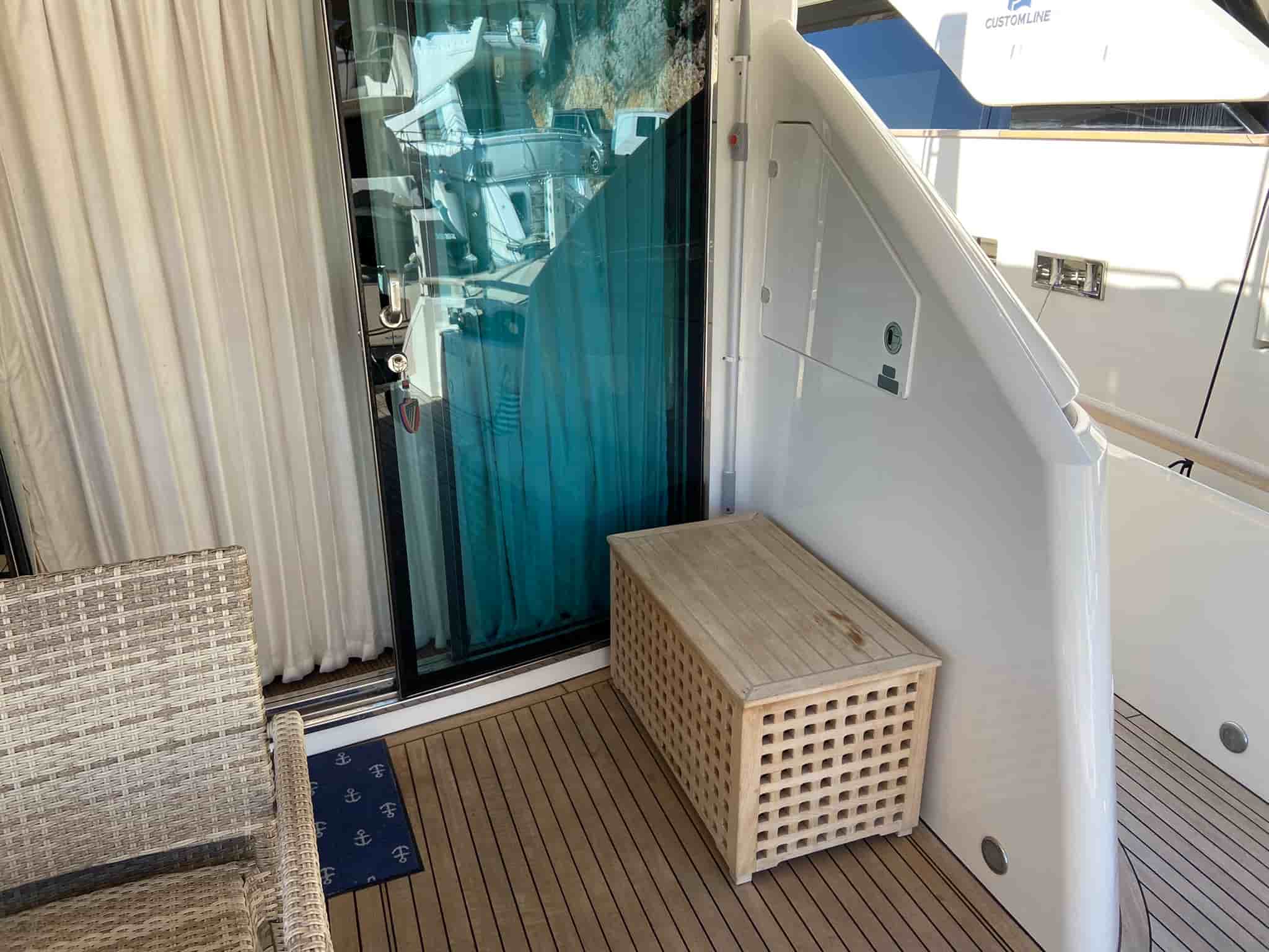 Fairline Squadron 74 - View 10