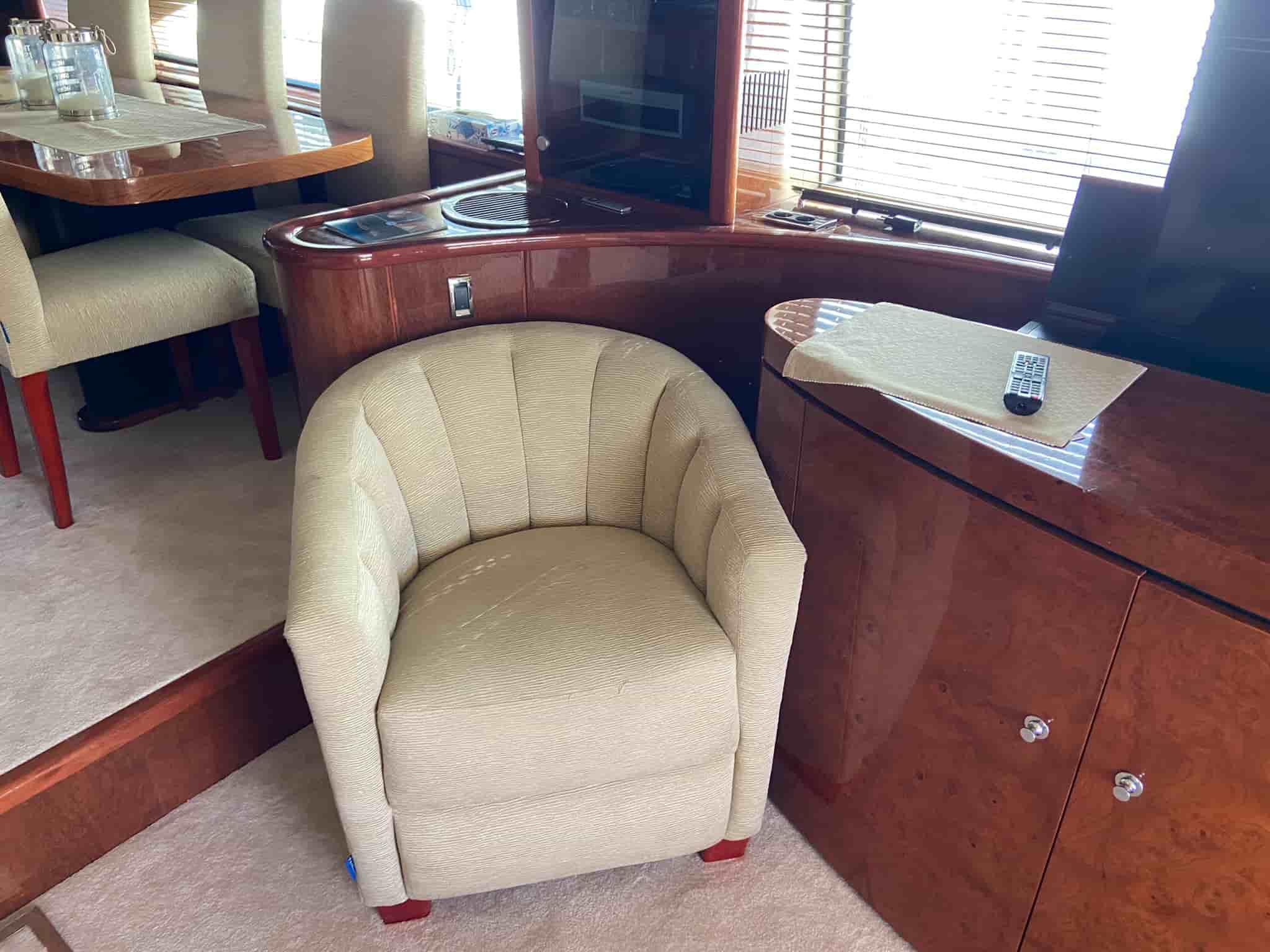 Fairline Squadron 74 - View 19