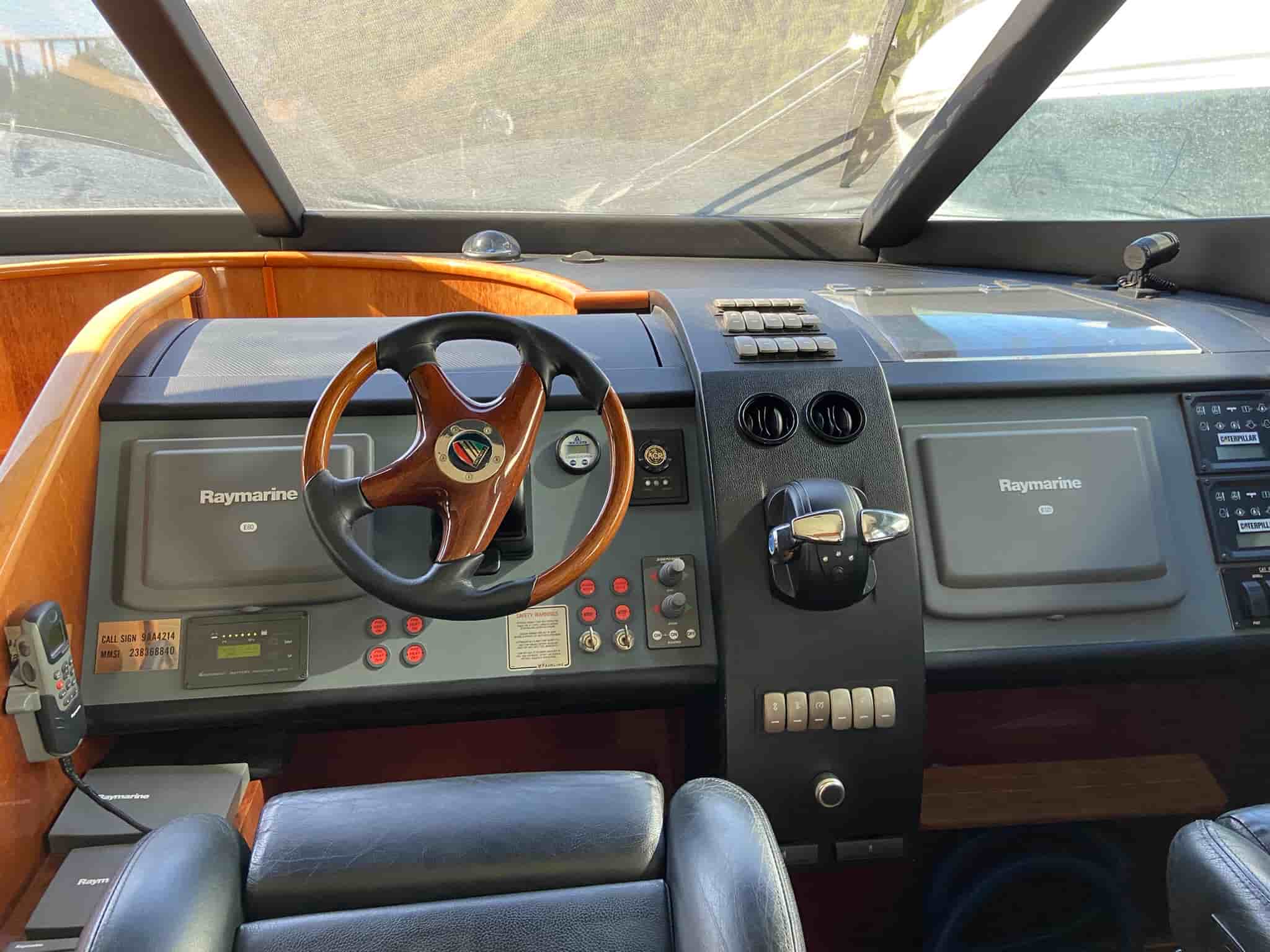 Fairline Squadron 74 - View 26