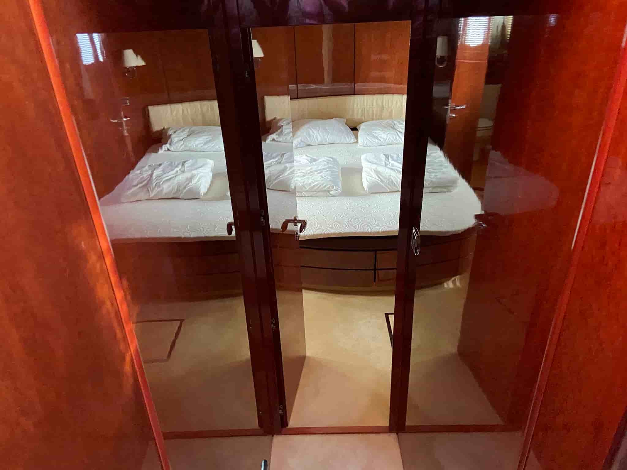 Fairline Squadron 74 - View 29