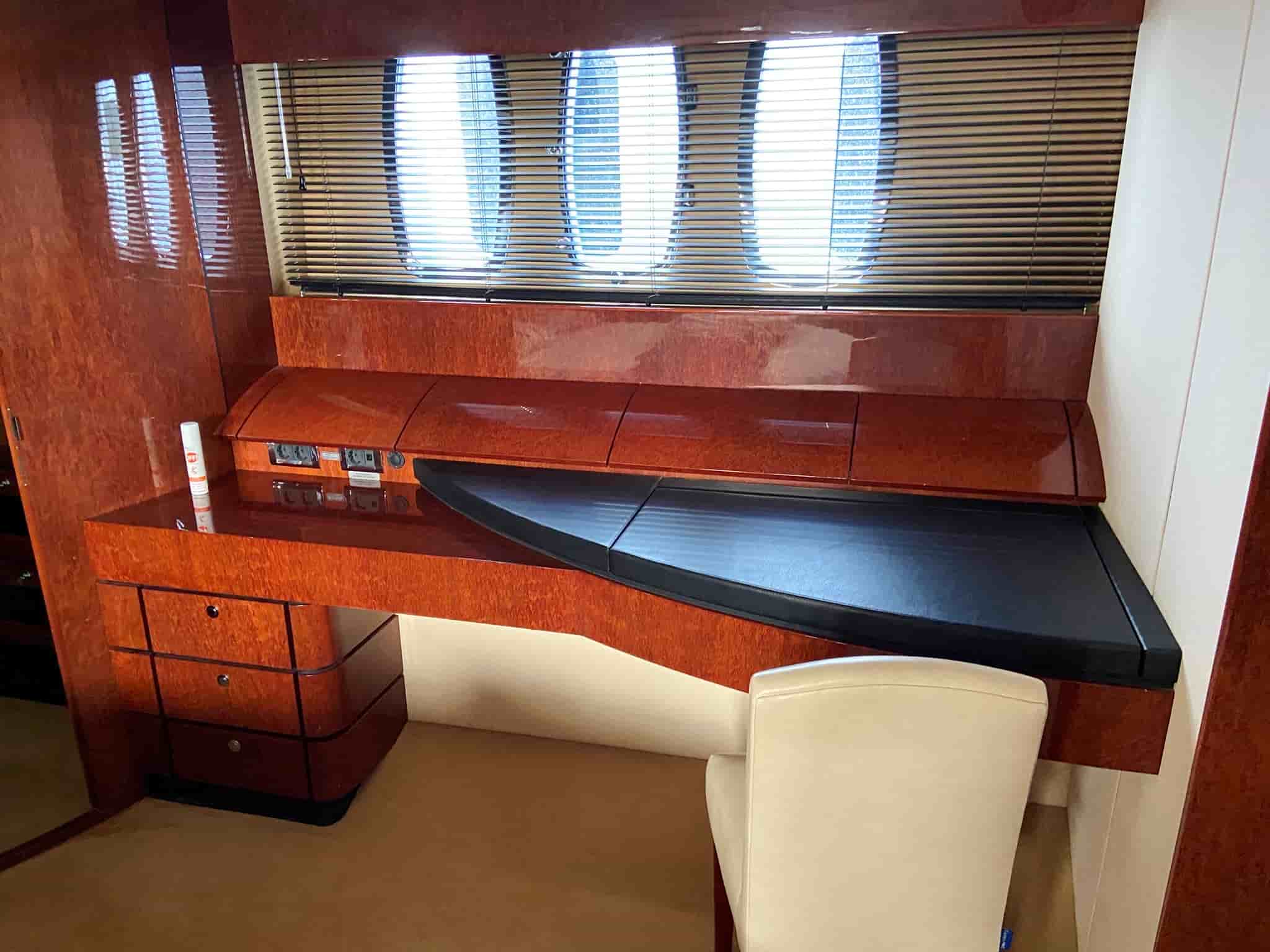 Fairline Squadron 74 - View 32