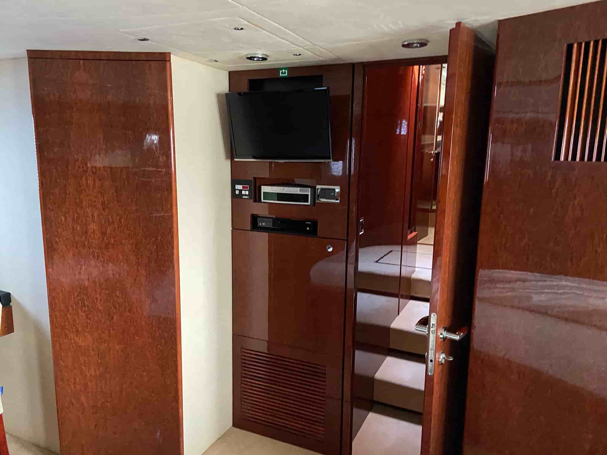 Fairline Squadron 74 - View 34