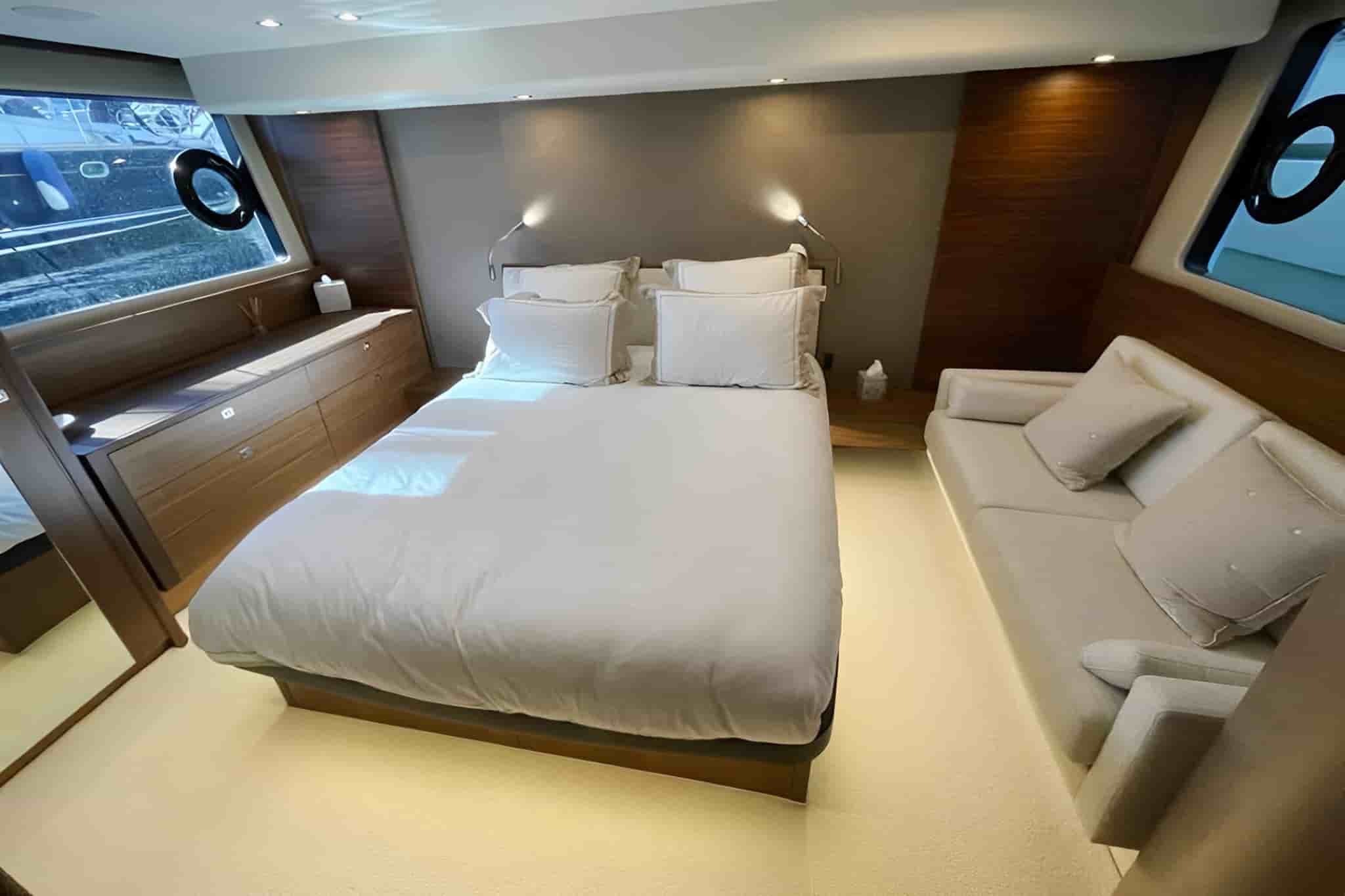 Princess 52 Fly - View 19